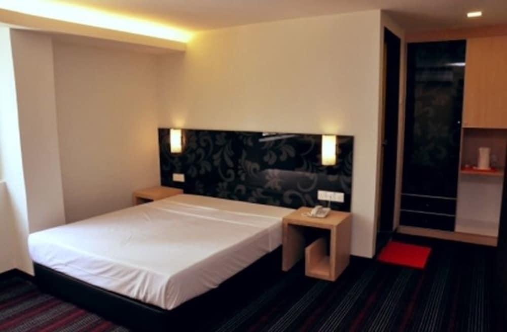 Katel Kuala Lumpur Formally Known As K Hotel Exteriör bild
